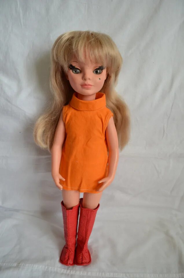 furga dolls sheila 16" fashion dolls made by the Furga doll company 1965 to arou