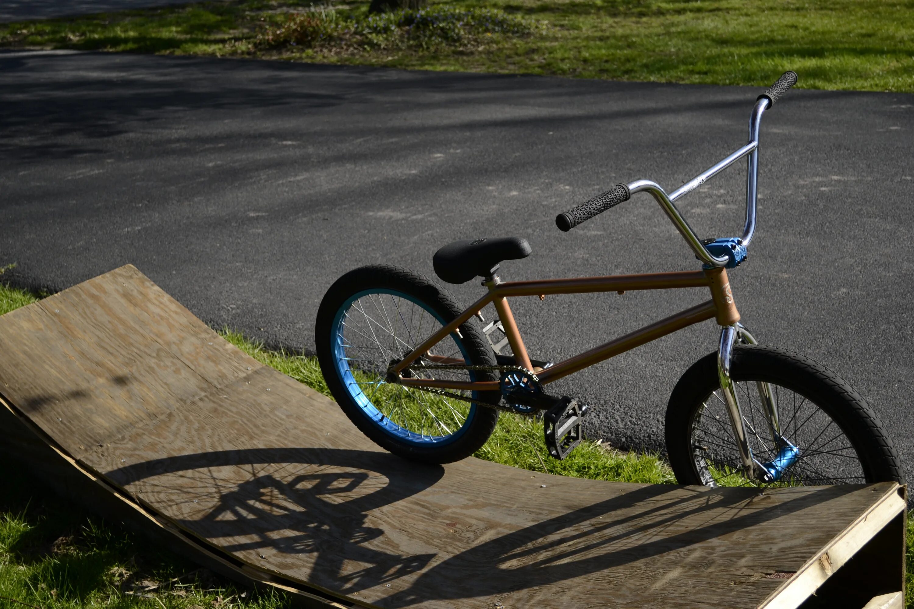 Собранный бмх. БМКС. Бмх кастом. Бмх коричневый. Красивые BMX.