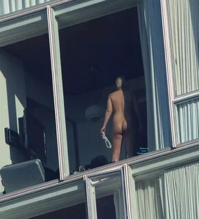 Spy neighbor naked 🔥 Голые Женщины В Окнах Фото. 