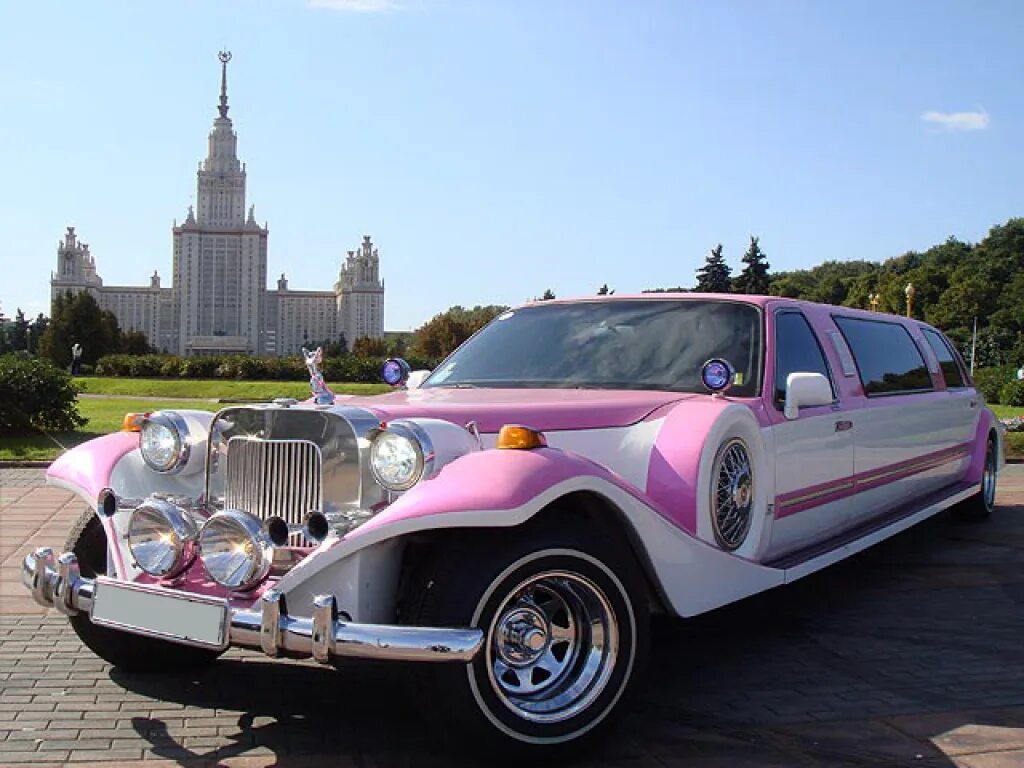 свадебный лимузин. свадебный лимузин. свадебная машина. крайслер 300с красный. лимузин хаммер 2020.