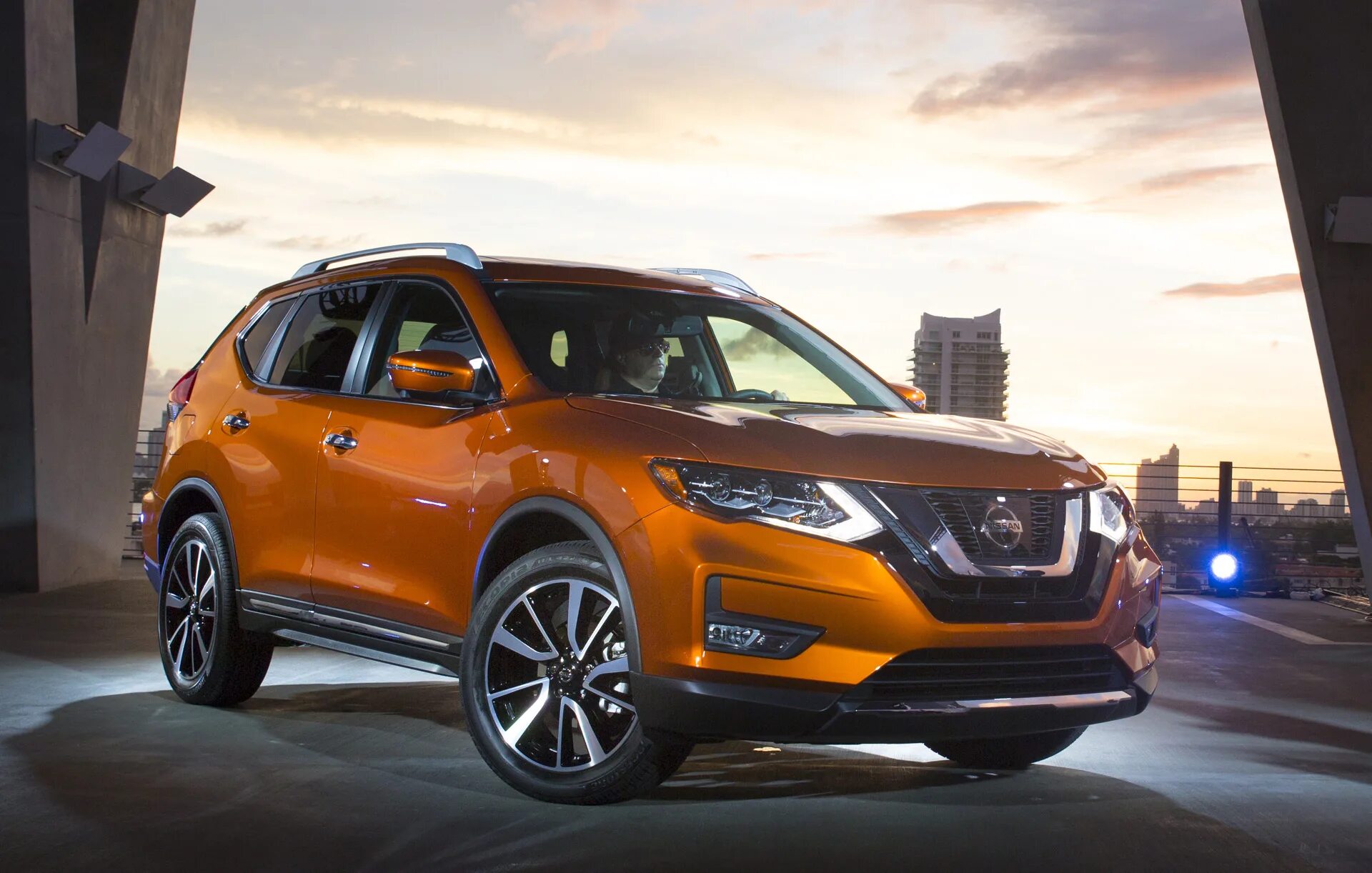 Кроссовер казань. Nissan x-Trail 2017. Nissan x-Trail 2019. Nissan x Trail паркетник. Nissan x-Trail кроссовер 2019.