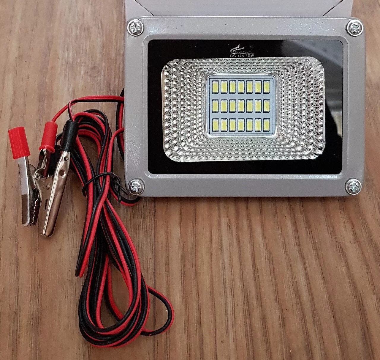 Светодиодный прожектор 12 вольт. Светодиодный прожектор 48w 12v/24v led Автоторг. Прожектор led 12v Philips. Светодиодный прожектор RPR-10w 12v. Светодиодный прожектор 12в