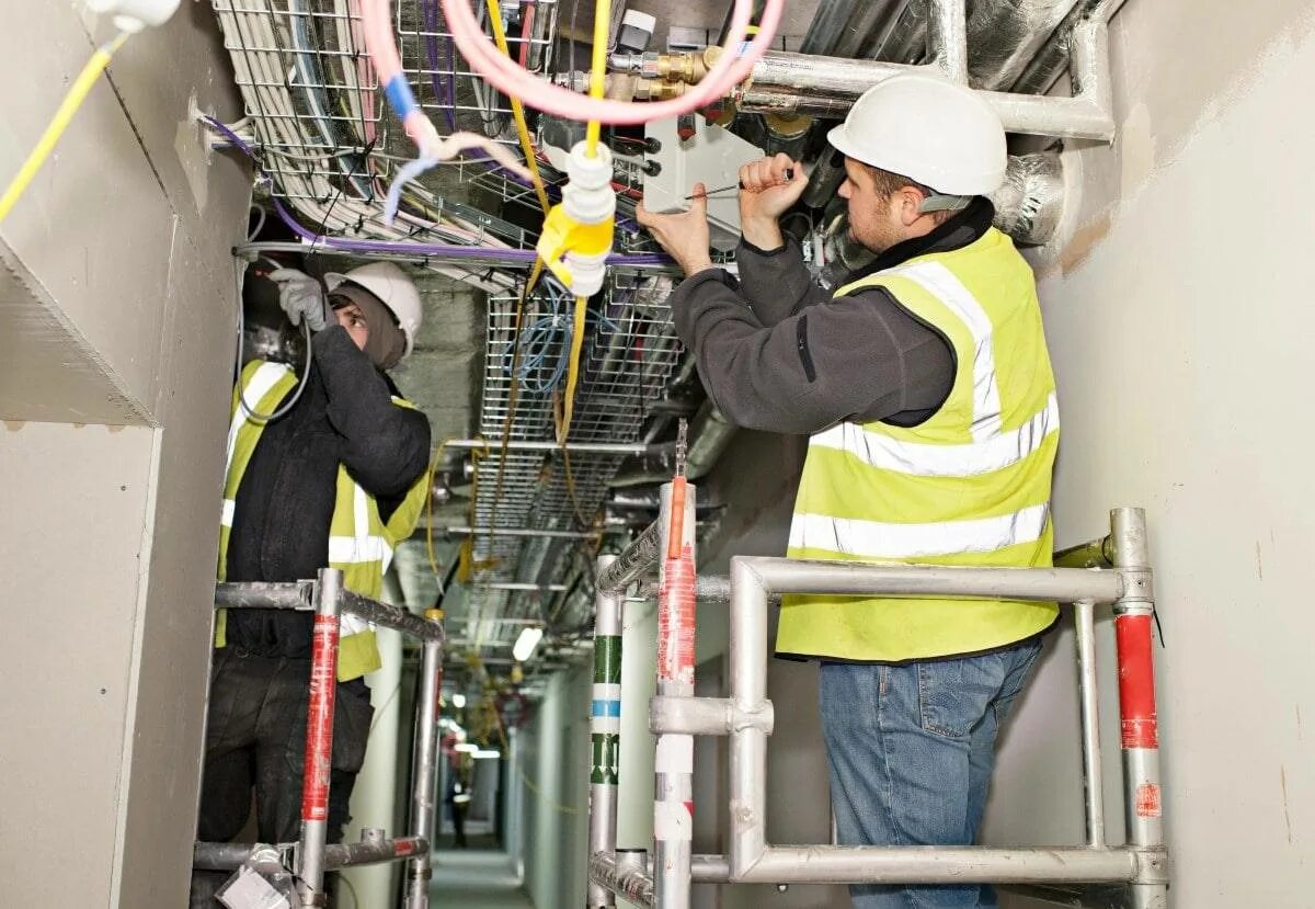 электромонтажник по силовым сетям и электрооборудованию. электромонтажник. электромонтажник по силовым сетям и электрооборудованию еткс. электромонтажник презентация. электромонтер.