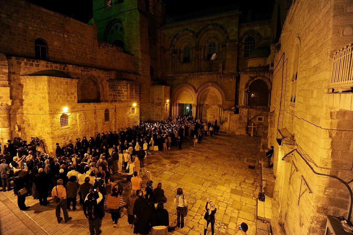 центр паломника израиль. посещение иерусалима. паломники в иерусалиме в день пятидесятницы. явление богородицы в иерусалиме 2020. паломничество в израиль.