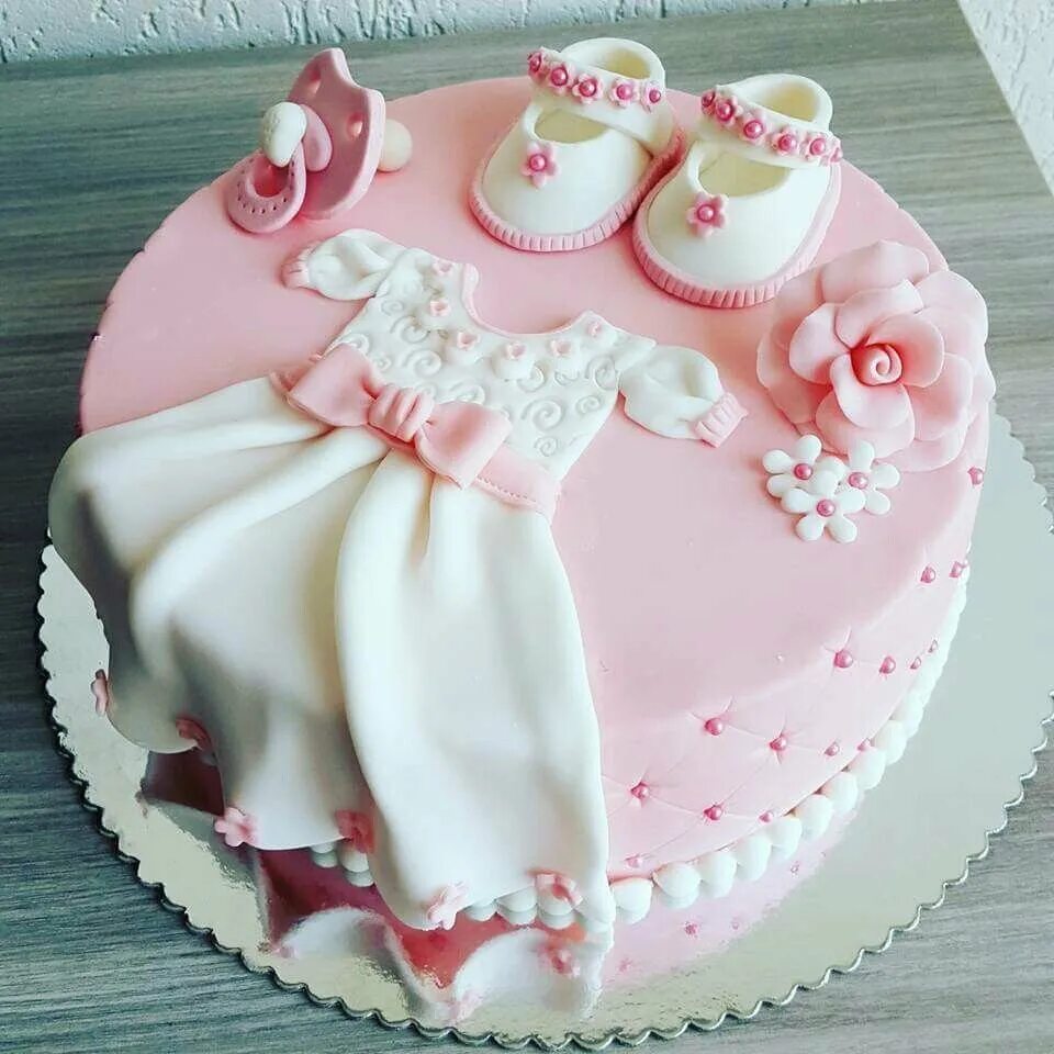 Красивый торт на рождения девочки. Торт на рождениедевоскт. Торт нарожден е девочки. Торт на рождение девочки. Торт для новорожденных.
