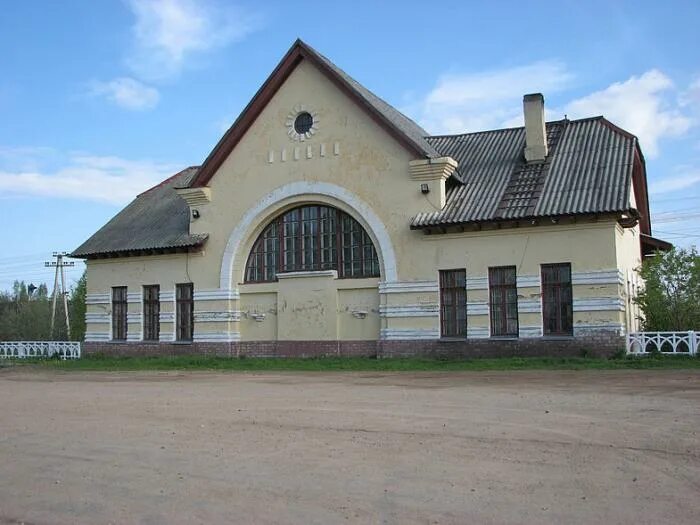 Лычково новгородская область демянский. Лычково Новгородская область Демянский район. Вокзал Лычково. Станция Лычково Новгородской области. Ж Д станция Лычково.