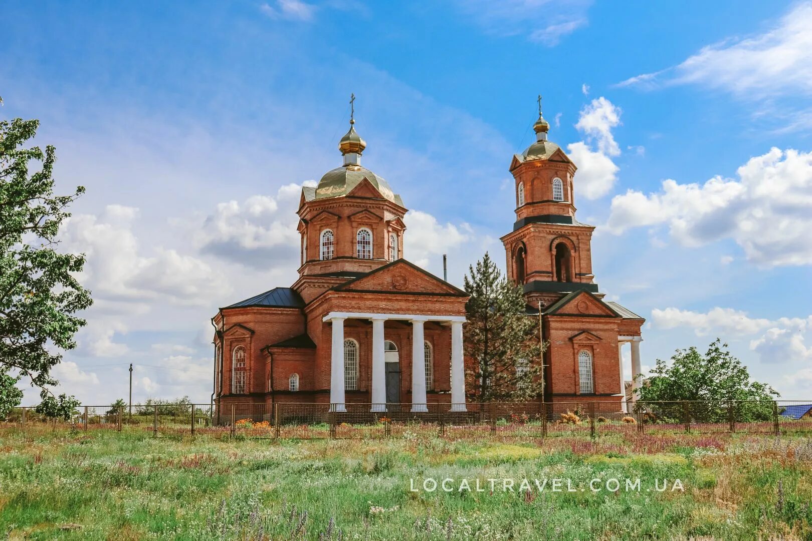 Конезавод буденного. Конские раздоры запорожская область. Погода конская. Конный забег. Конские раздоры.