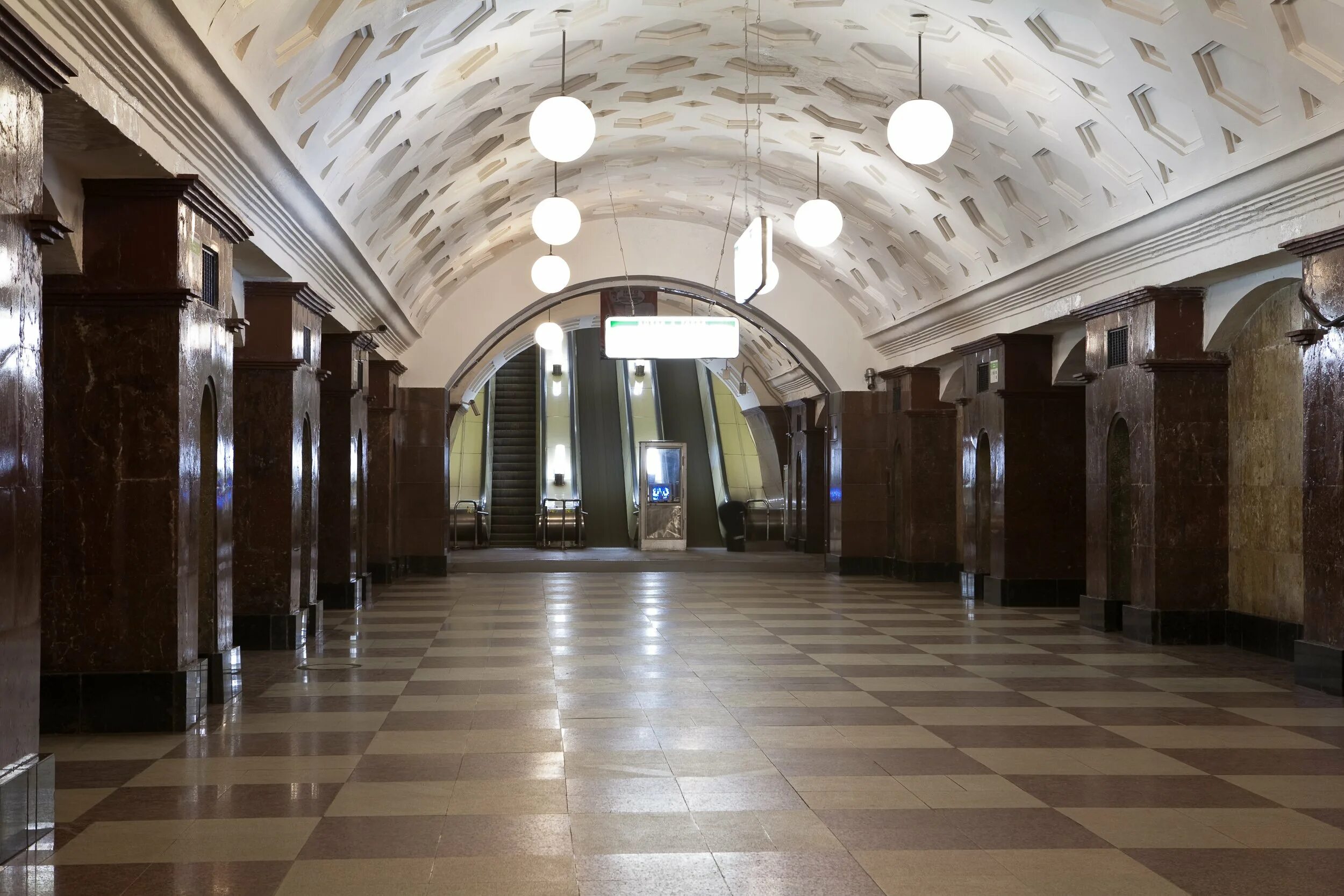 Вестибюль метро красные ворота. Станция красные ворота. Станция бранево метрополитена. Красные ворота станция московский метрополитен. Иван фомин метро красные ворота.