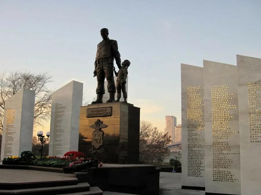 памятник солдатам правопорядка в челябинске. монумент «солдатам правопорядка» николаев. монумент «солдатам правопорядка». солдатам правопорядка. мемориальный комплекс солдатам правопорядка челябинск.