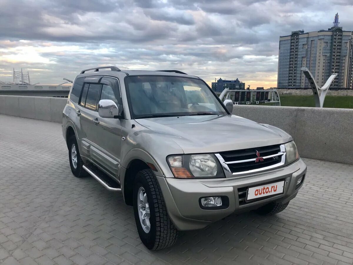 Mitsubishi montero 2001. Митсубиси Монтеро 3. Мицубиси джип. Монтеро 3. Мицубиси Монтеро 2000 года. Митсубиси старые Монтеро 3.