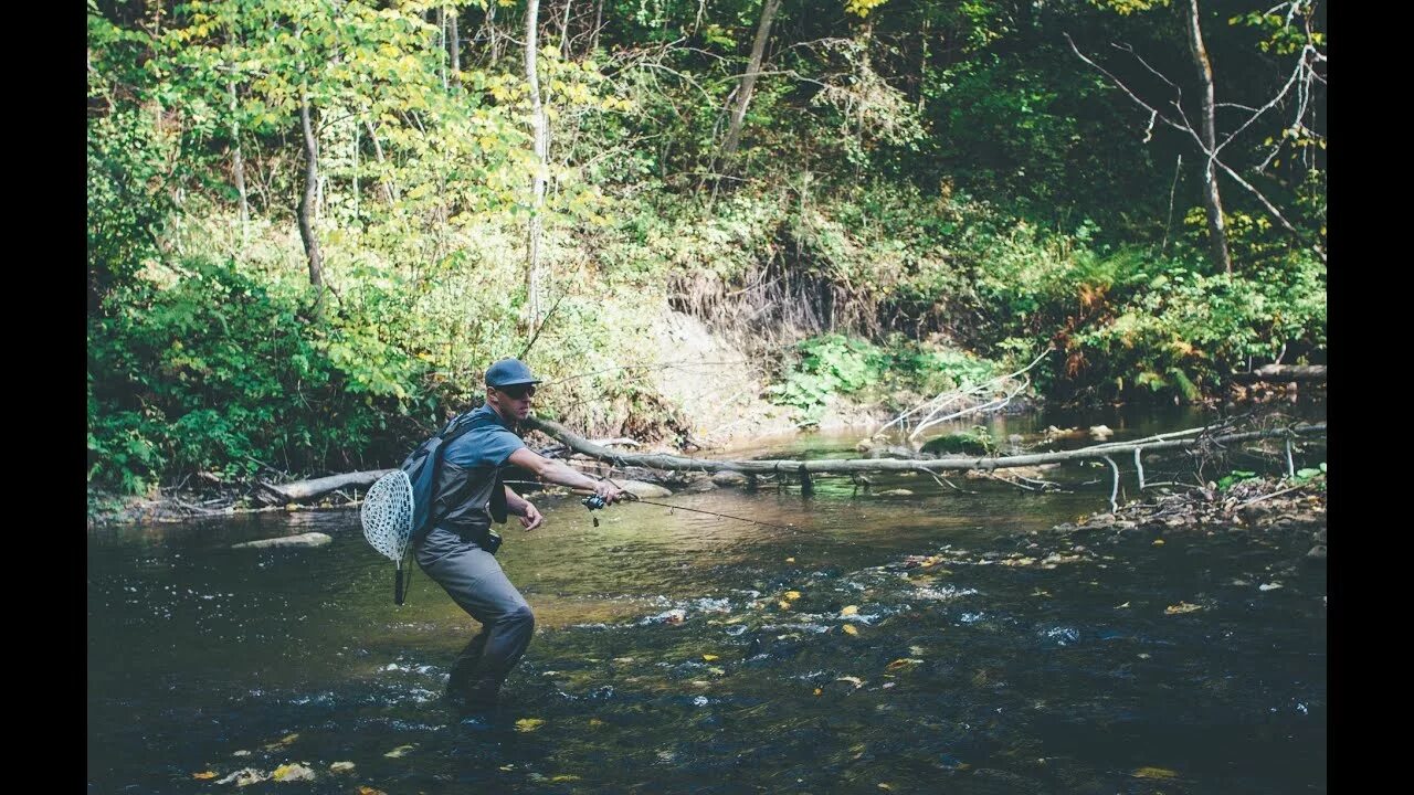 Река иркут. Река кубань. Река шингарка пляж. Сплав по реке иркут. The river flows fast.