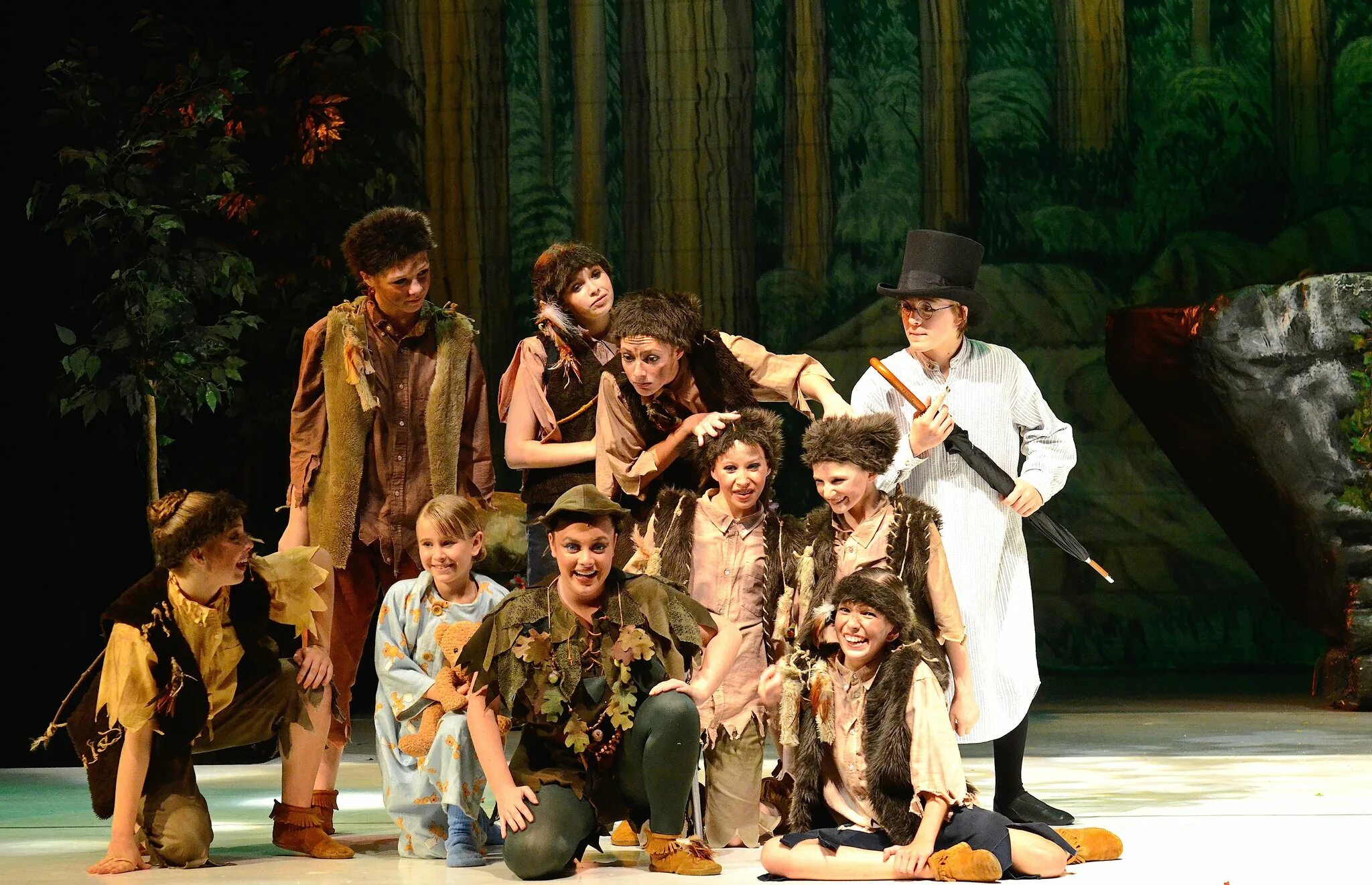 Гамлет александринский театр. Гамлет театр. 25 лет театру. Пьеса. Playing on the stage.