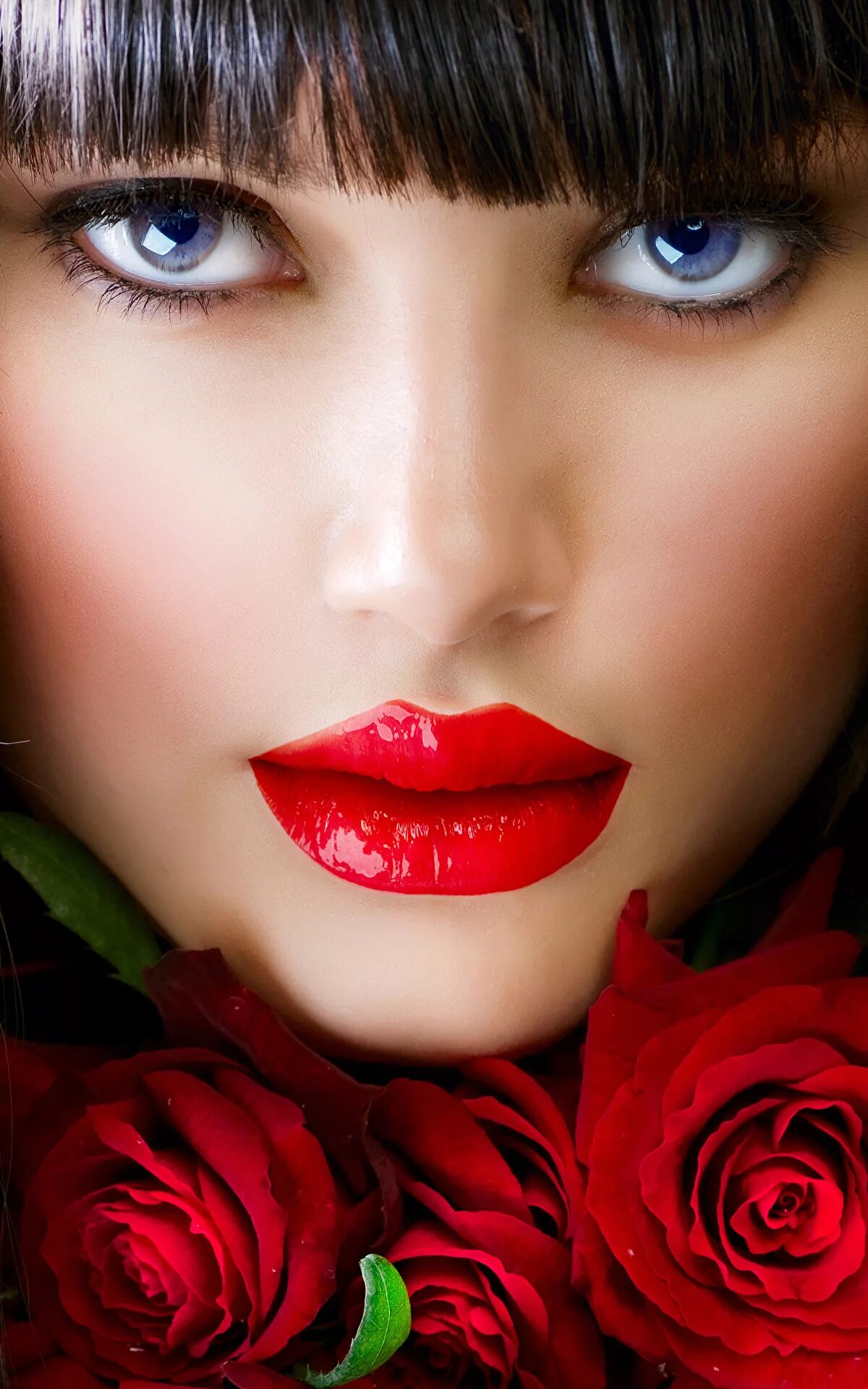 Красивые женские губы. Глянцевые губы. Красивые губки. Женские губы. Красивые губки.