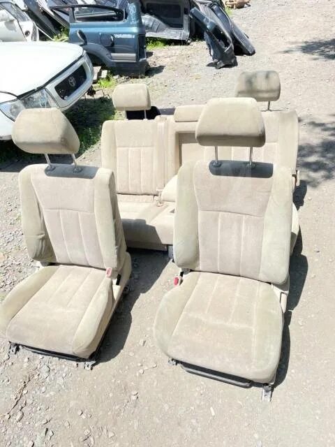 Сиденье land cruiser 100. Toyota land cruiser 80 сиденья. Сиденья ленд крузер 100. Сиденье land cruiser 100. Сиденье ленд крузер.