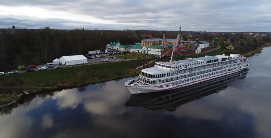 Кюм набережная великий новгород. Великий новгород причал. Волхов пристань. Великий новгород причал. Волхов фото 2022.