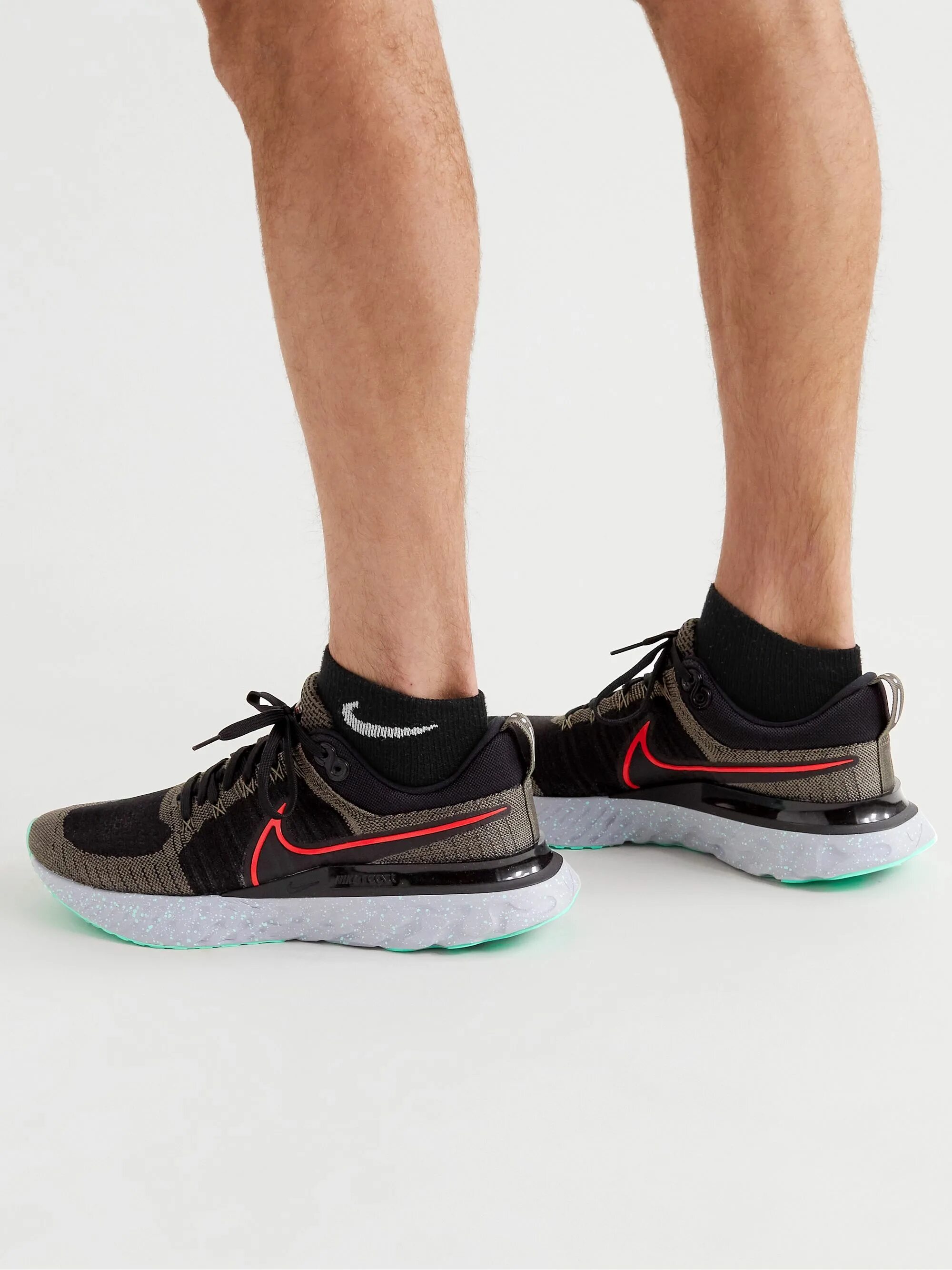 Run react. Nike react infinity run flyknit 2. nike react infinity run flyknit. nike react infinity run flyknit 2 на ноге. nike react infinity run flyknit 2 язычок.