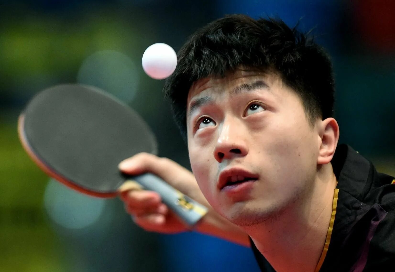 Ma long теннисист. Ма Лонг настольный теннис. Китаец ма лун теннисист. Мао Лонг настольный теннис.