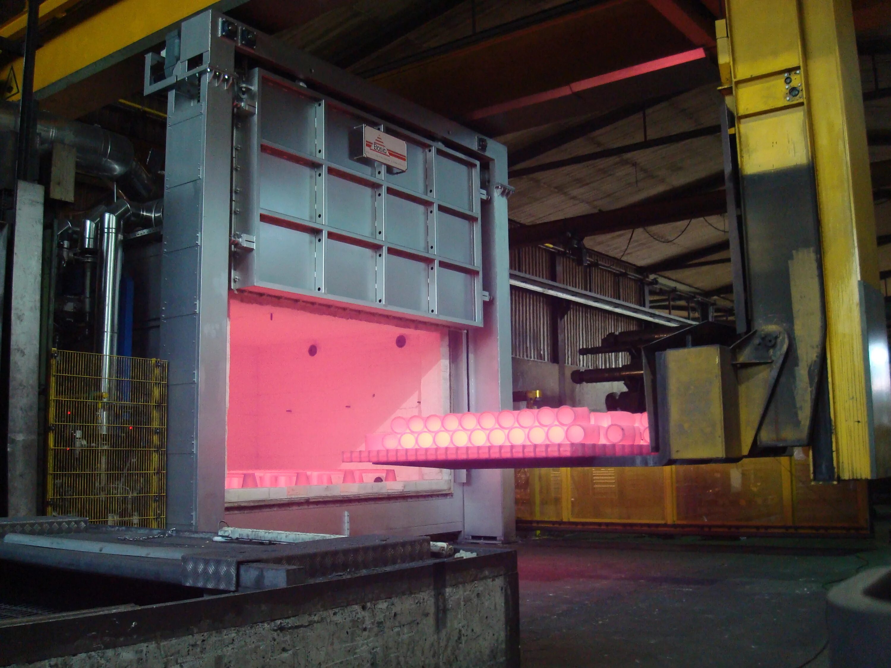 печь завода. 1870 на сормовском заводе пущена первая в россии мартеновская печь. печь для обжига 20квт. доменная печь чмк мечел. мартеновская печь 1864.