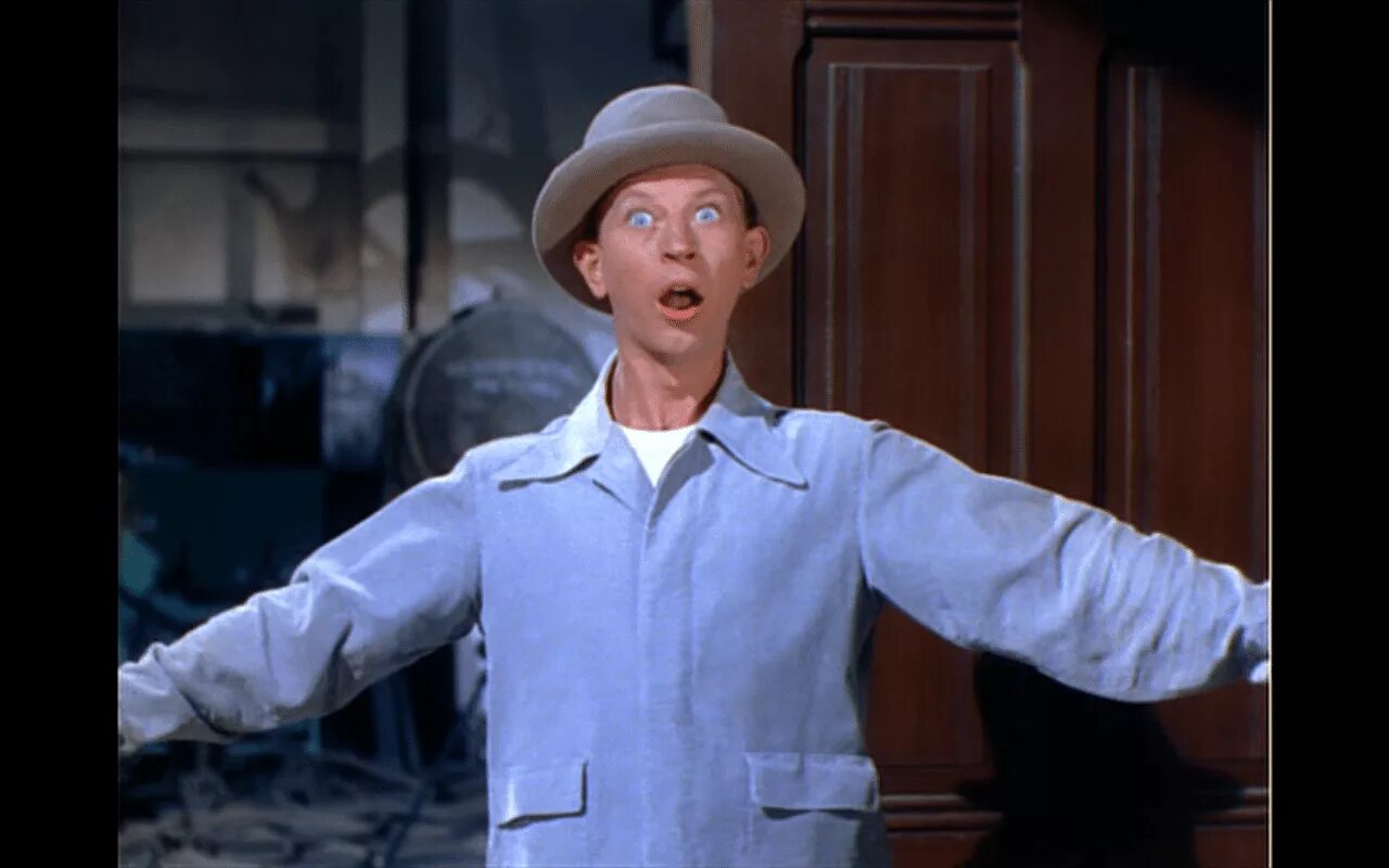 Cosmo Brown singing in the Rain. Singing in the Rain Джо. Singin in the Rain 1952 screencaps. Make him laugh