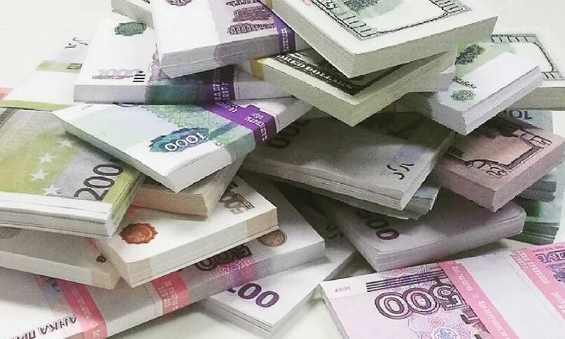 60000 рублей в евро. Деньги евро доллары. Деньги разные валюты. Пачки долларов и евро. Деньги рубли и доллары.