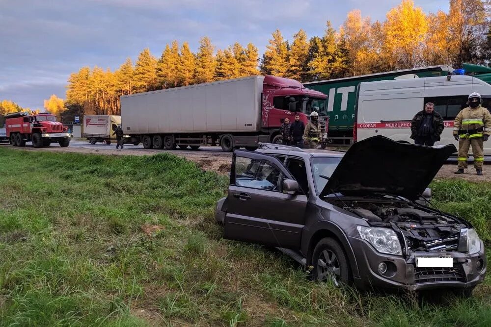 Ерасилавси область авария. Авария в Ярославской области. ДТП В Ярославской области вчера. Авария на ярославском шоссе сегодня утром