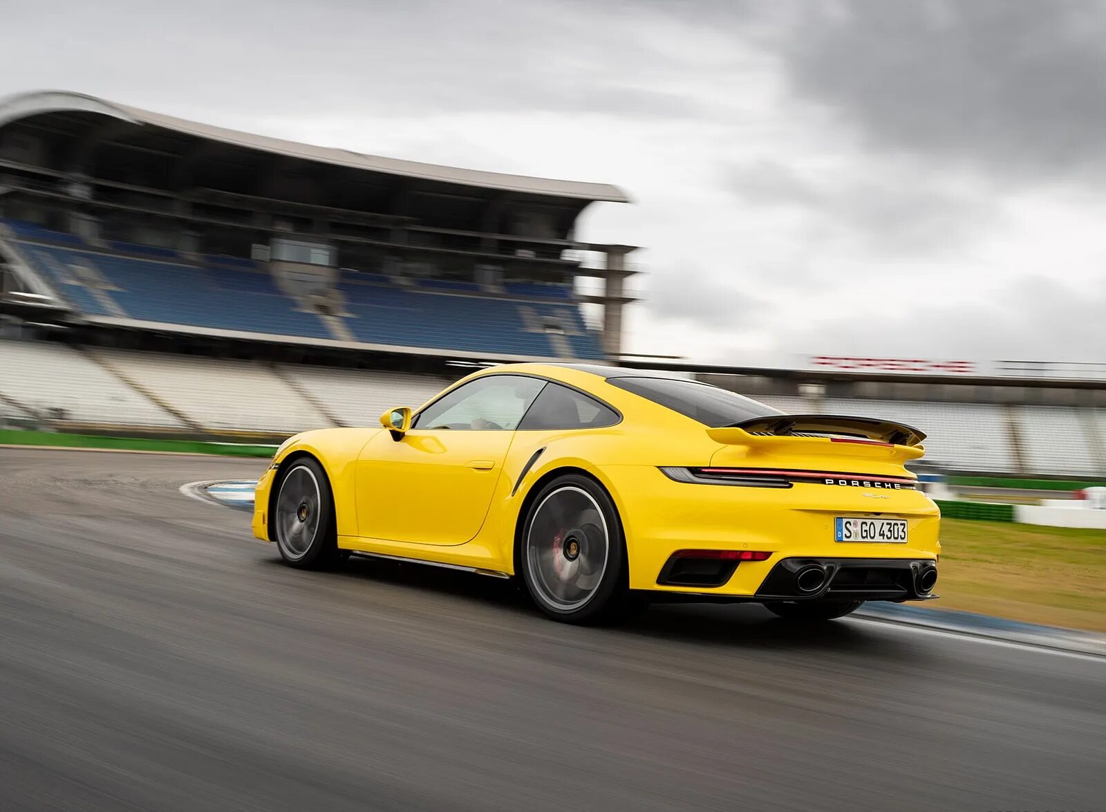 Porsche 911 turbo s 2021 желтый. Yellow 2021. Porsche 911 turbo 2021 жёлтый. Porsche 911 turbo 2021. Yellow 2021.