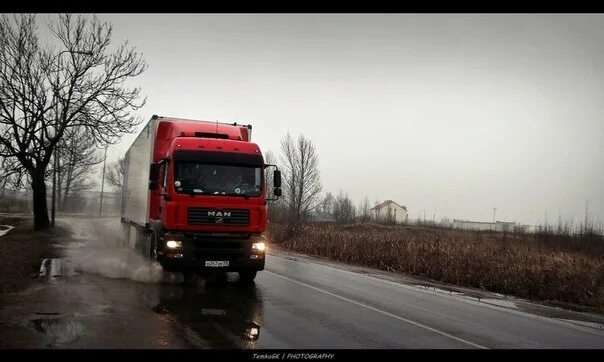 КАМАЗ В дождь. Фура под дождём. Дальнобой в дождь. Рейс на КАМАЗЕ. Камаз песни 2024