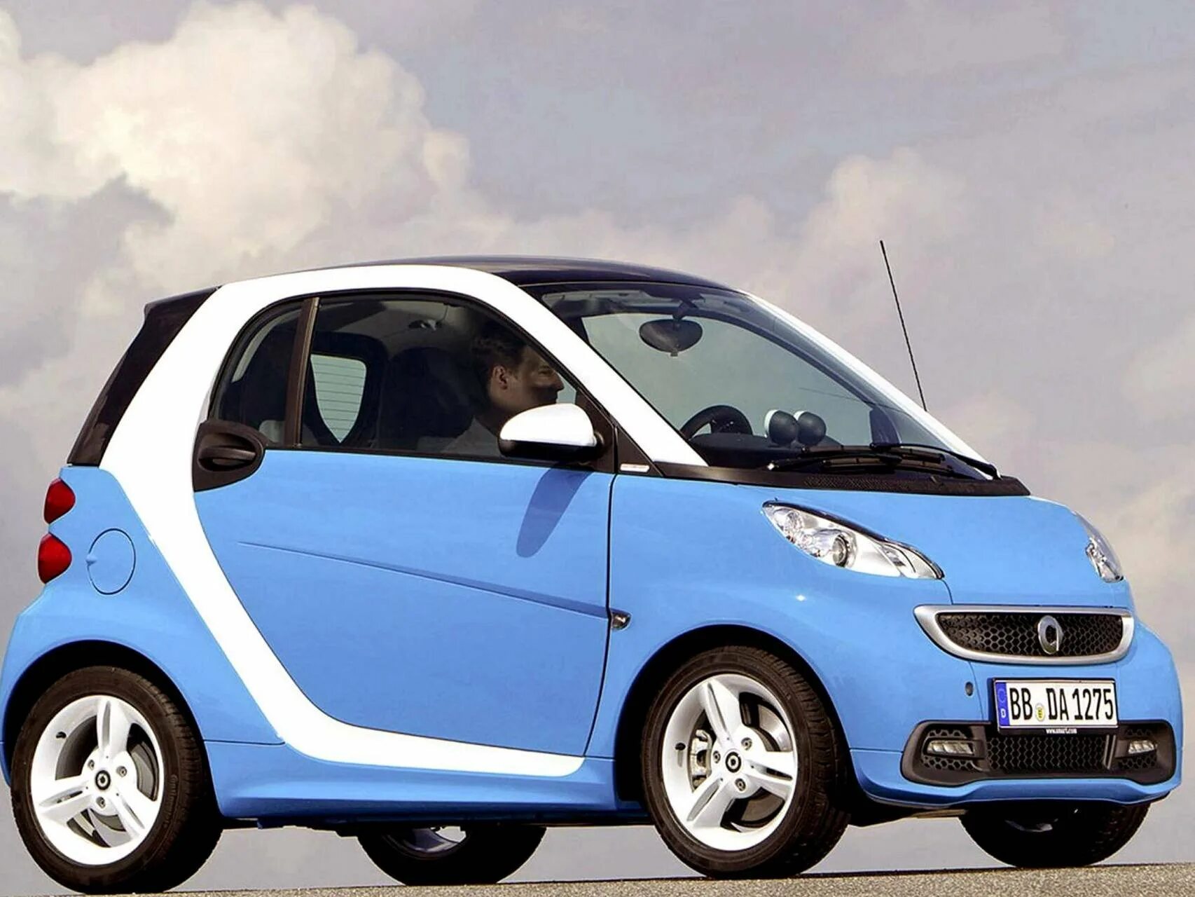 Smart Fortwo (w451). Мини Smart Fortwo 2. Мерседес смарт. Smart Fortwo (c451) '2007–2012. Двухместное авто