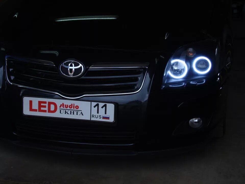 задние светодиодные фонари авенсис т25 седан - Toyota Avensis I, 1,6 л, 1998 год