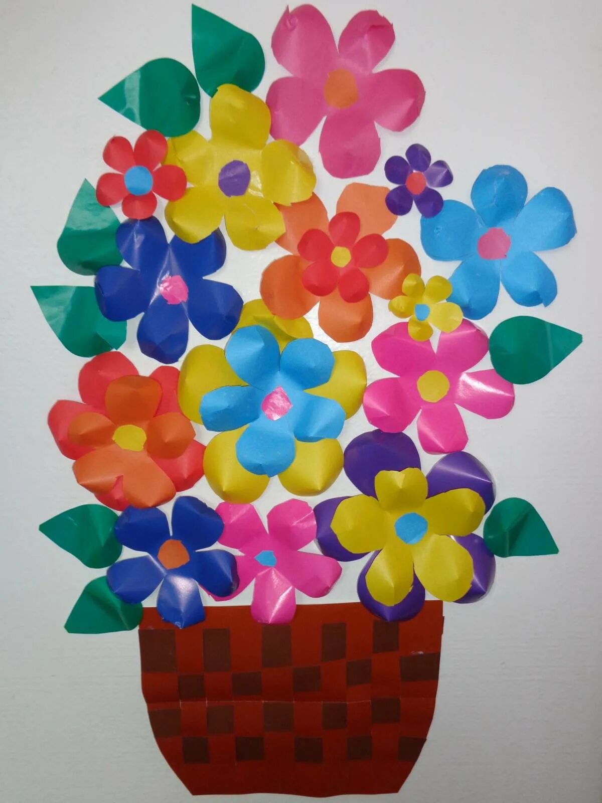 Аппликация красивый букет в подарок средняя группа. Аппликация.цветы. Корзина с цветами из цветной бумаги. Аппликация ваза с цветами. Аппликация в средней группе.
