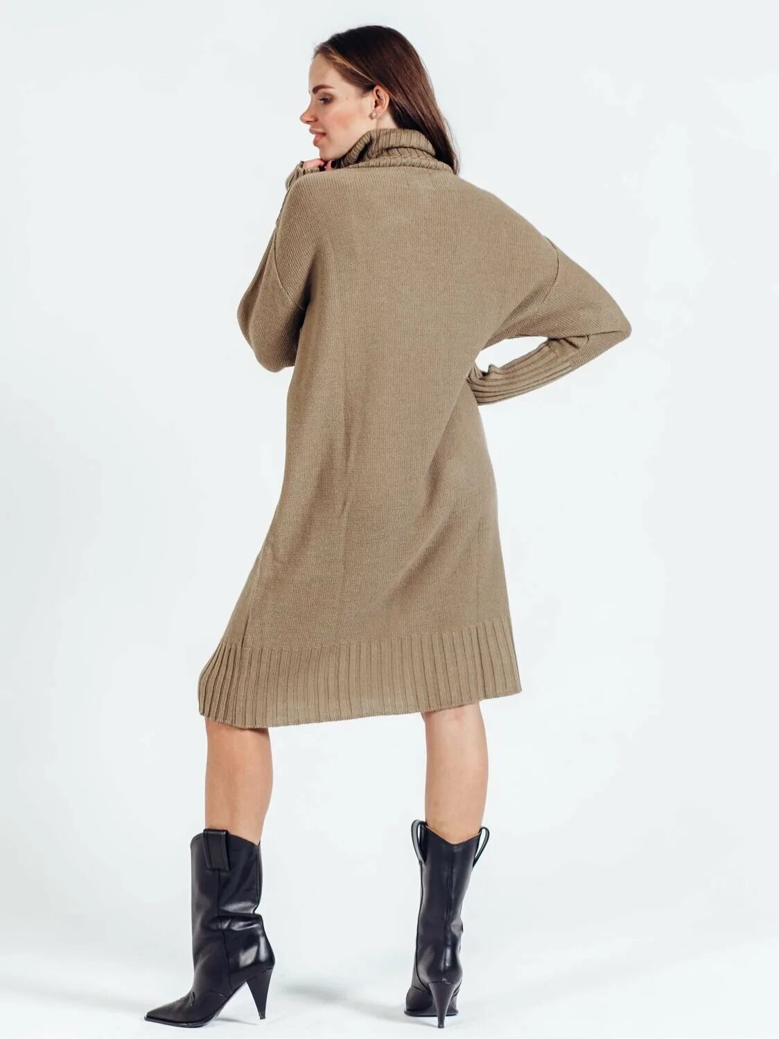 Mm6 maison margiela black off-the-shoulder dress 2017 net-a-porter. Платье-свитер оверсайз миди хаки. Платье оверсайз 2020 элис. Платье оверсайз описание. Платье оверсайз mexx.