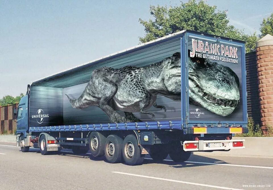 Фургон с рекламой кракена. Креативные Грузовики. Креативная реклама на грузовиках. Реклама на грузовых автомобилях. Необычная реклама грузовика.