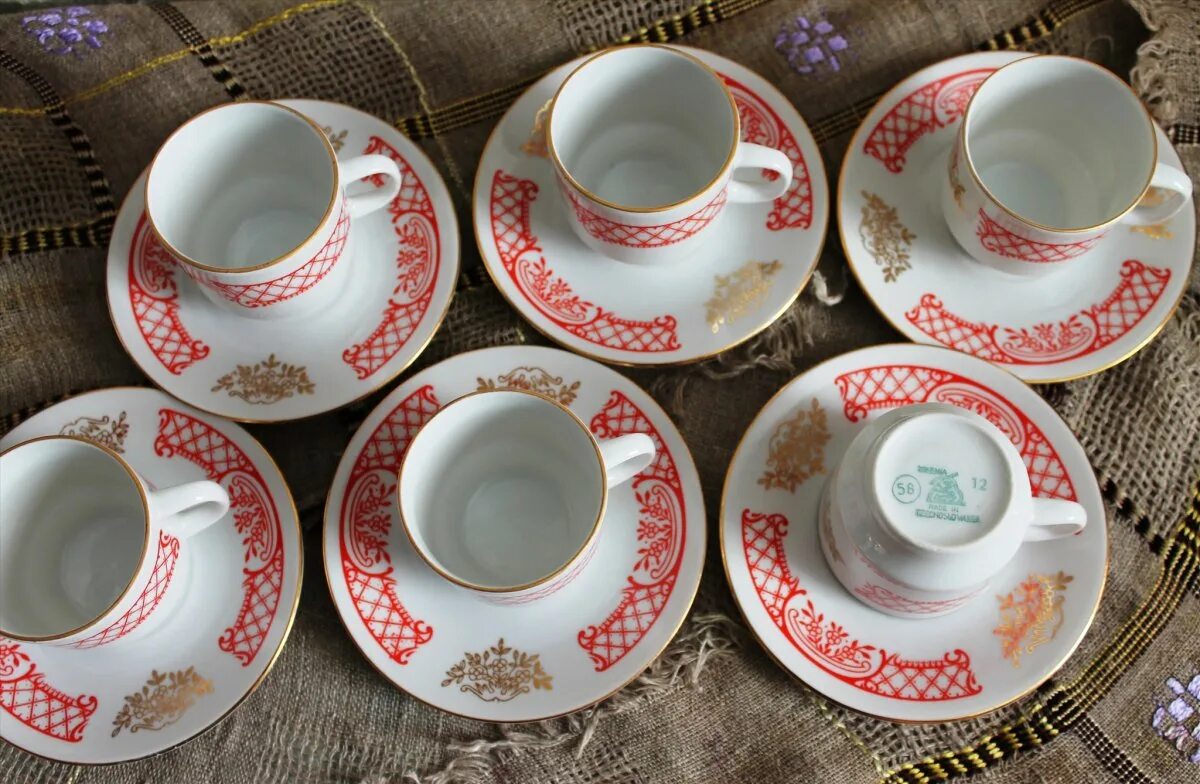 Сервиз богемия чехословакия. Чешский столовый сервиз на 6 персон богемия версаче. Столовый сервиз богемия чехословакия. Чехословацкий столовый сервиз богемия. Сервиз bohemia czechoslovakia 1970.