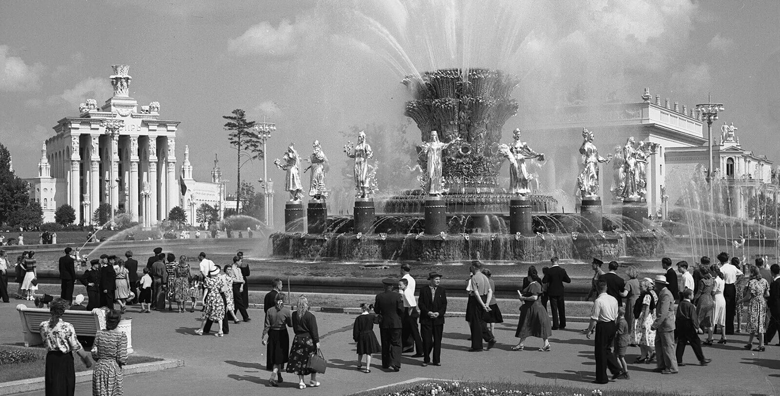 Фонтан Дружба народов СССР ВДНХ. Фонтан дружбы народов ВДНХ 1957. Топуридзе фонтаны ВДНХ. Фонтан дружбы народов ВДНХ. Москва 1954 Топуридзе.