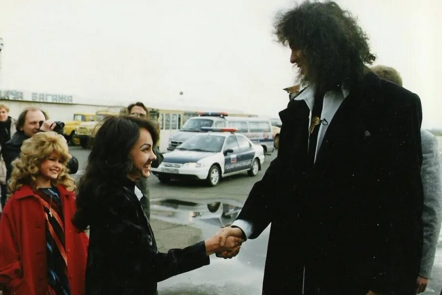 Киркоров я встретил девушку. Шабашник с юга филипп киркоров. Старые песни о главном орт. Киркоров я встретил девушку. Киркоров я встретил девушку.