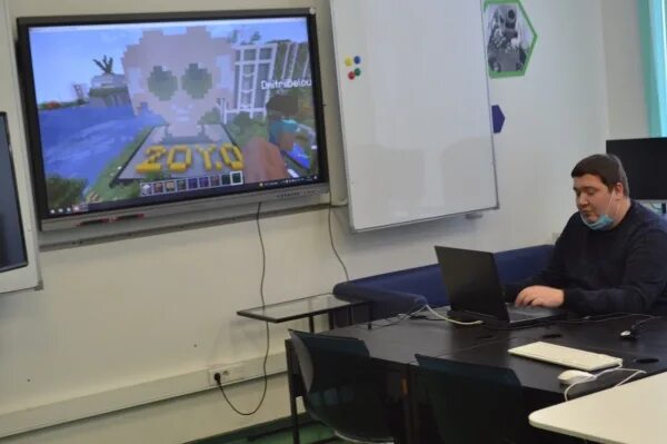 город будущего в майнкрафте. проекты тюмени 2022. мета тюмень. тюмень город будущего. проведение пробнойэкскурси.