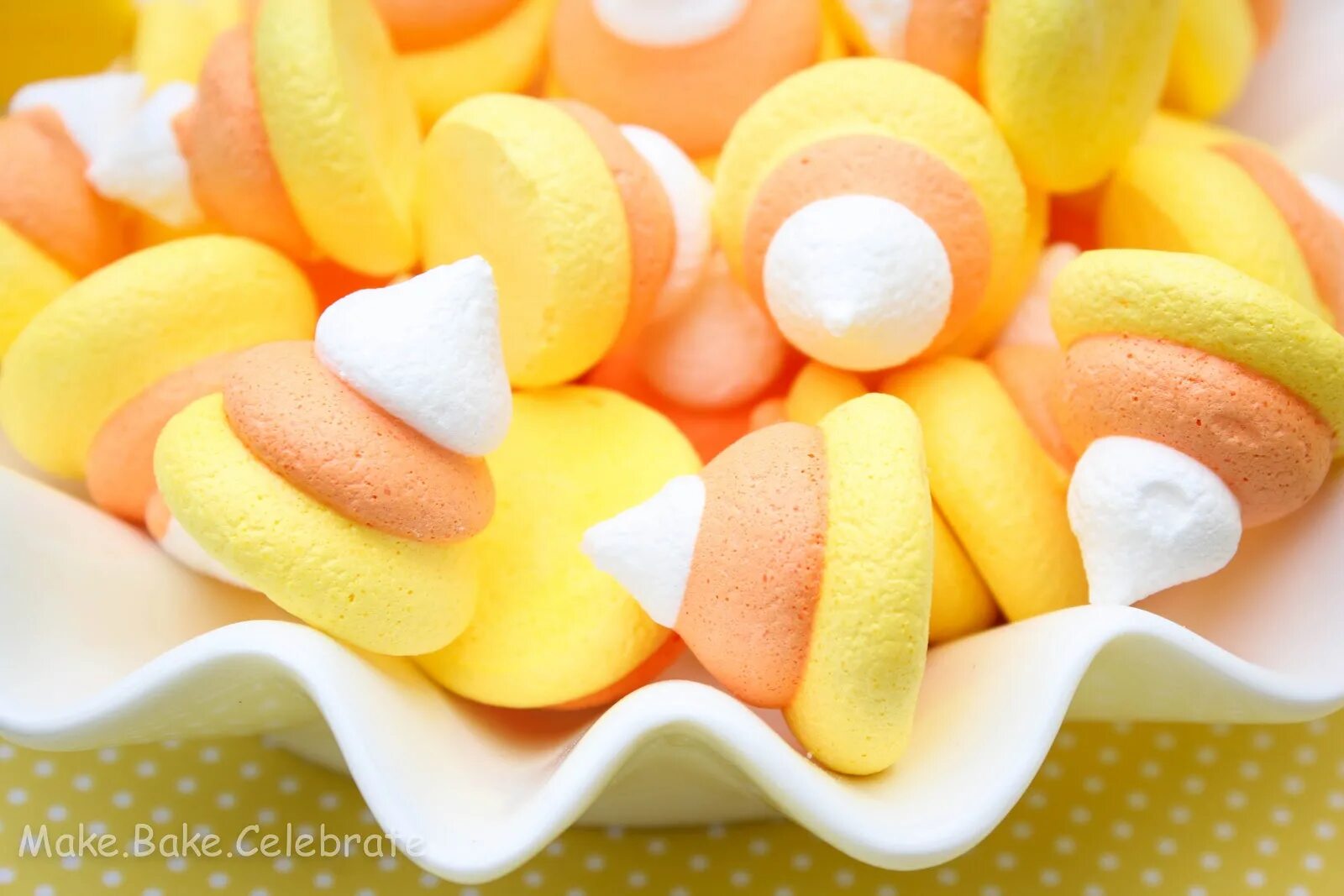 Candy corn. Кэнди Корн. Candy Corn 21. Кэнди Корн Юба. Sweet Corn конфеты финские.