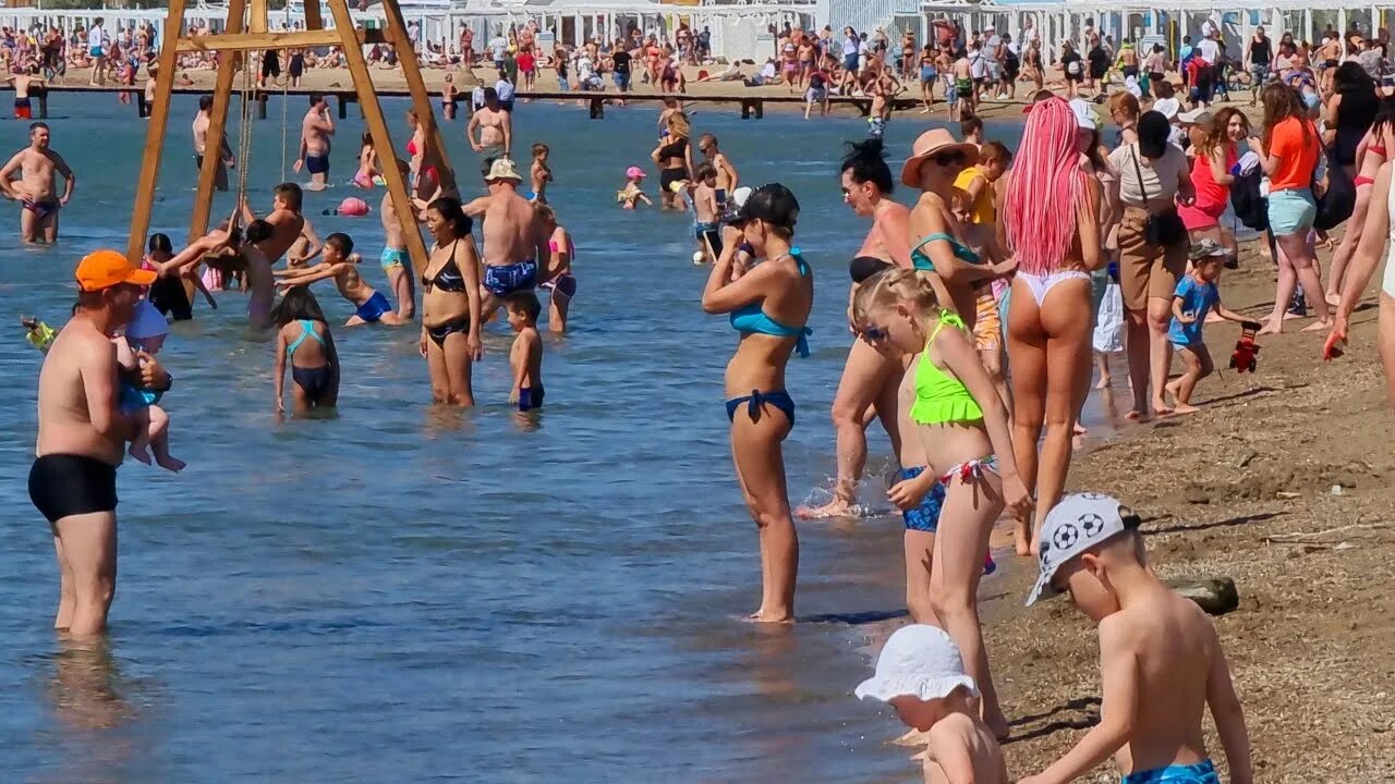 Тревога в витязево. Пляж витязь в витязево. Пляж витязево в анапе 2022. Анапа витязево 2021. Море в витязево в августе.