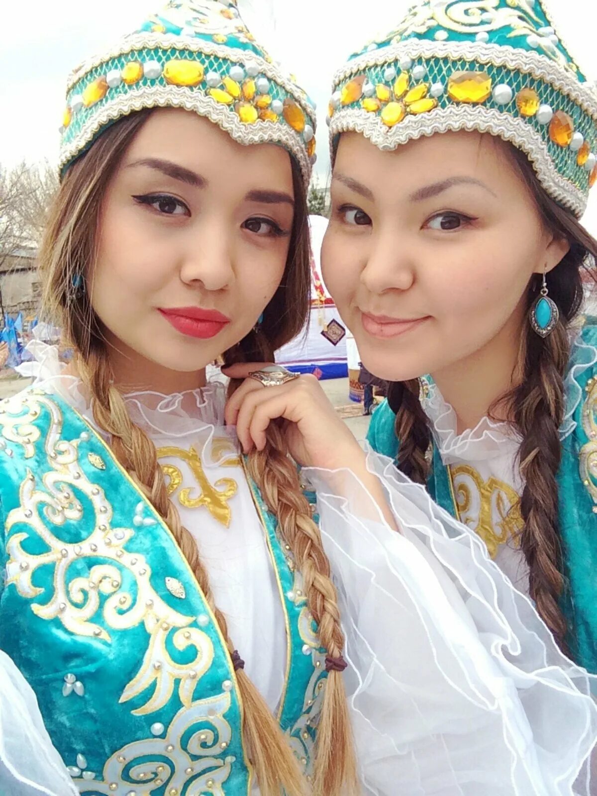 Кыздар тараз. Казахские девушки. Казахи девушки. Казахи народность. Казахские девушки фото.