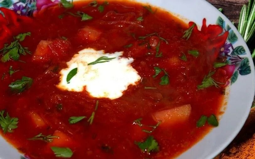 Суп из говядины для кормящей мамы. Борщ с ватрушкой. Мамин борщ. Борщ при грудном вскармливании. Борщ с цветной капустой.