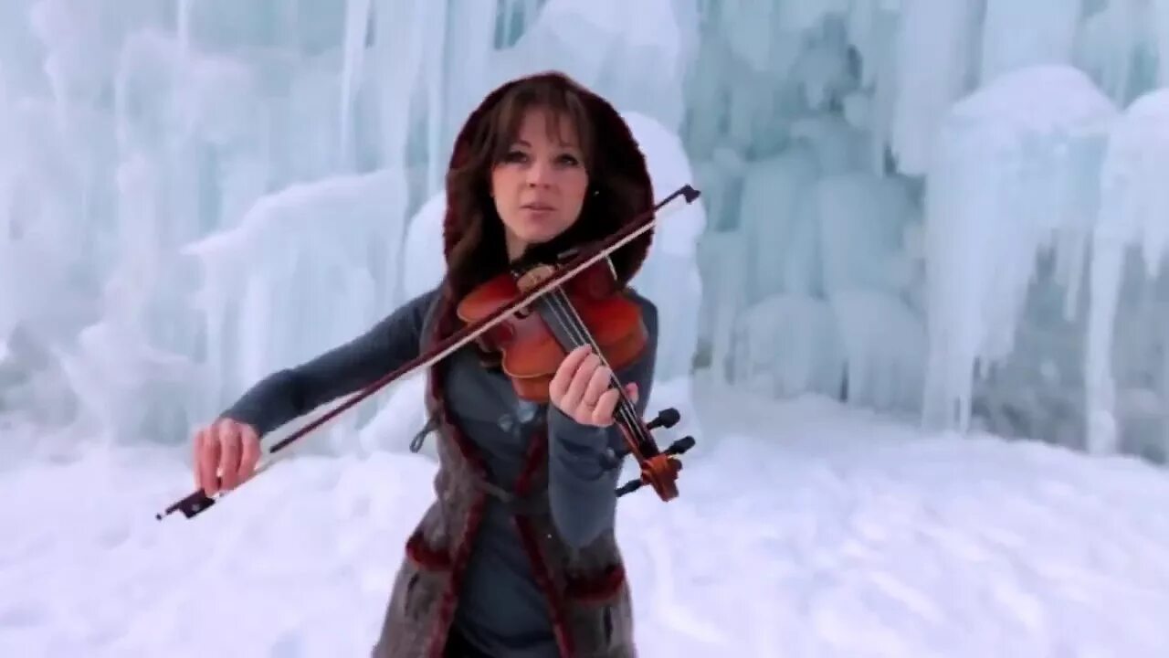 Линдси Стирлинг Crystallize. Линдси Стирлинг 2022. Линдси Стирлинг клипы. Lindsey Stirling во льдах. Скрипка во льдах