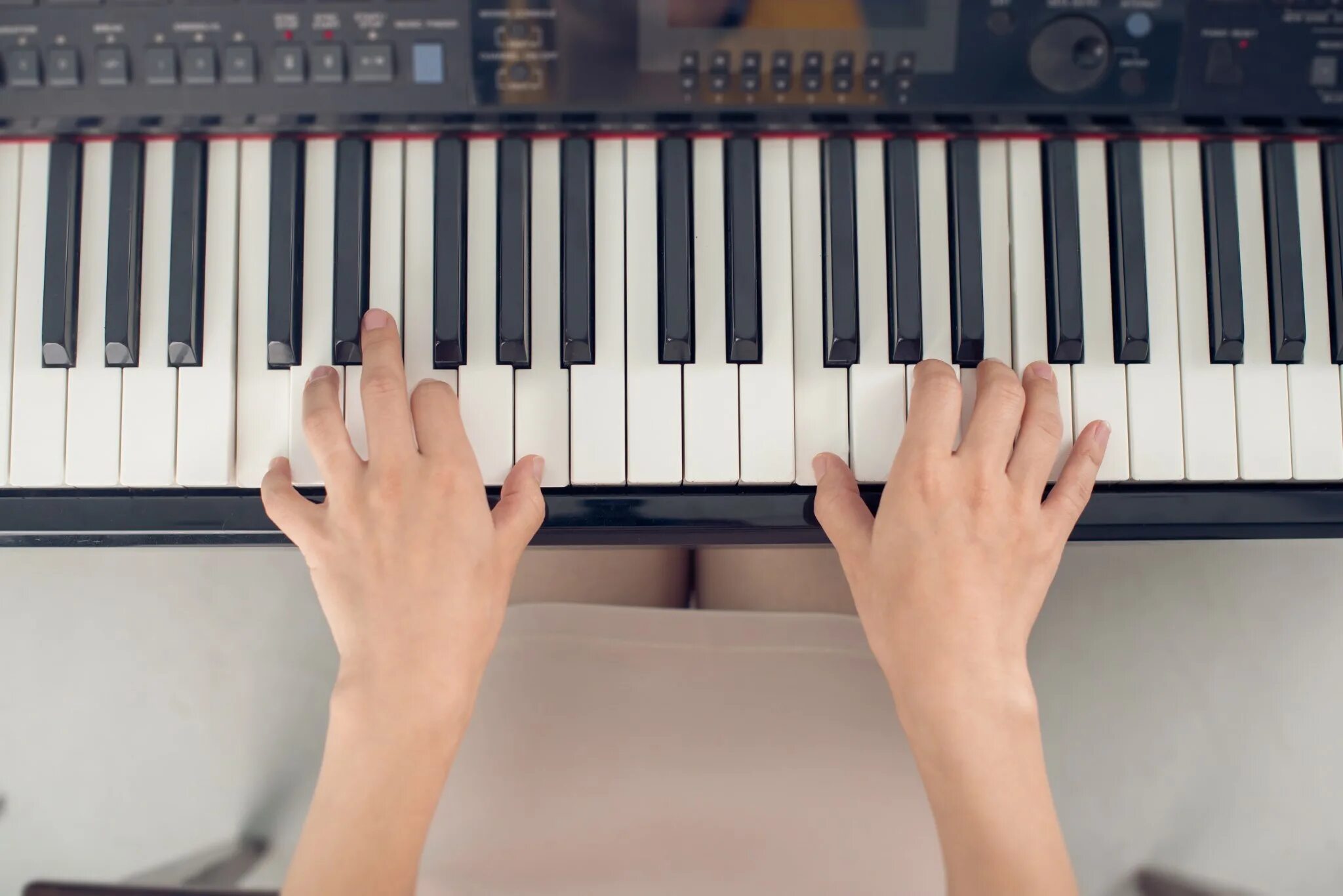 The piano girls фото. Your sister play the piano. Your sister play the piano. Пианино для детей. Masha playing on piano.