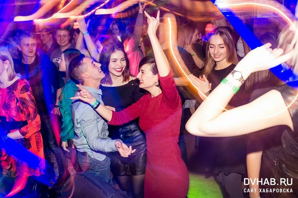 вечеринка бар москва. тусовка питера светская. клубы москвы потанцевать. заведения потанцевать. бар пятница рязань.