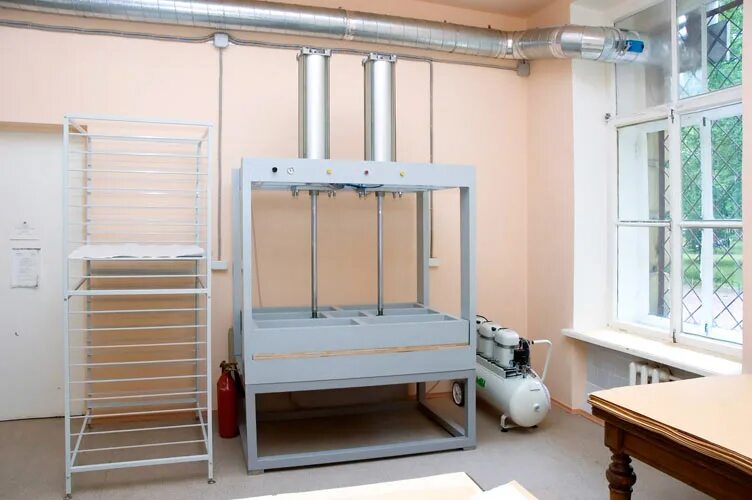 Оборудование реставрационной мастерской сша. Ультразвуковая сварочная машина модель yx -600. Современные технологии в реставрации картин. Специальное оборудование для местности. Реставрационное оборудование.