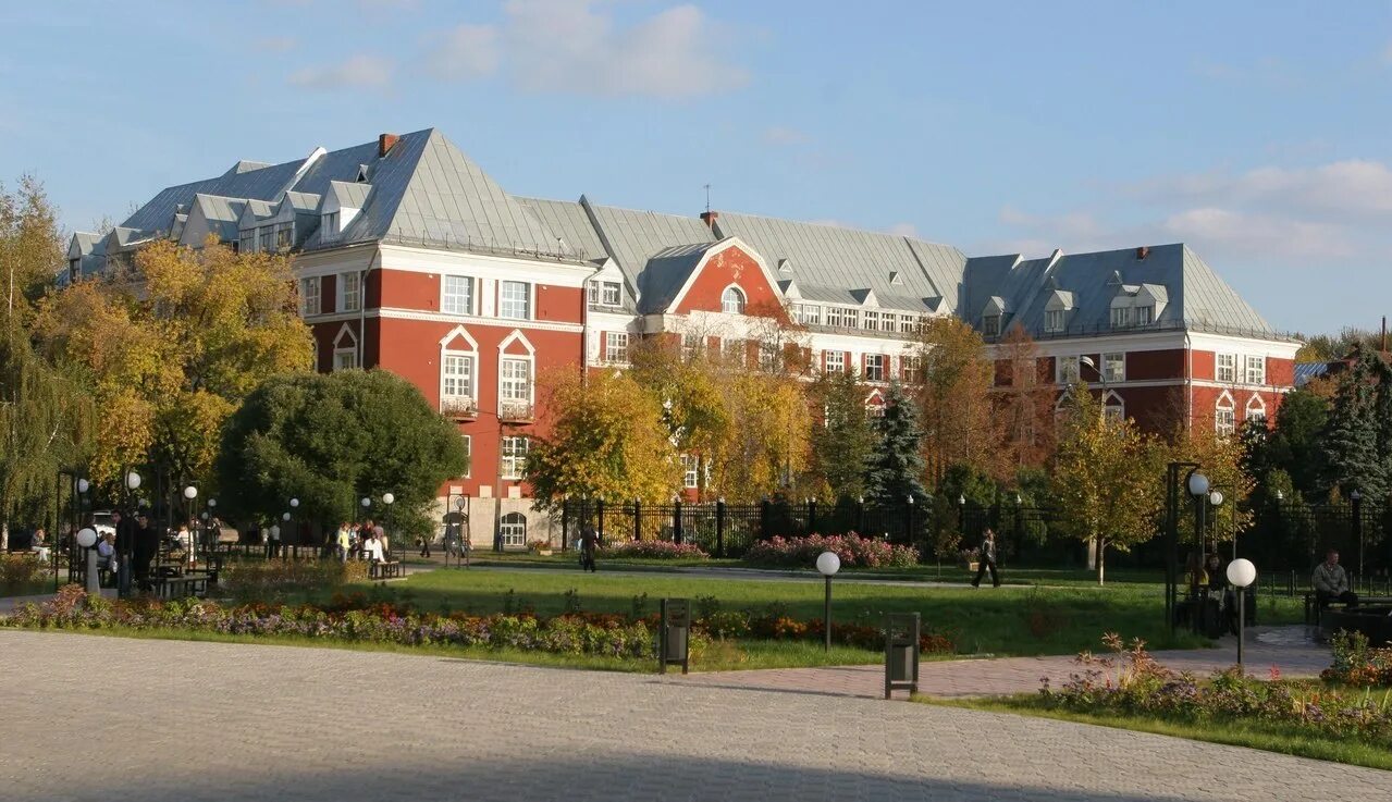 2 корпус пгниу. Пензенский государственный университет (пгниу). Филологический факультет пгниу. Пгниу пермь. Корпус 5 пермского государственного университета.