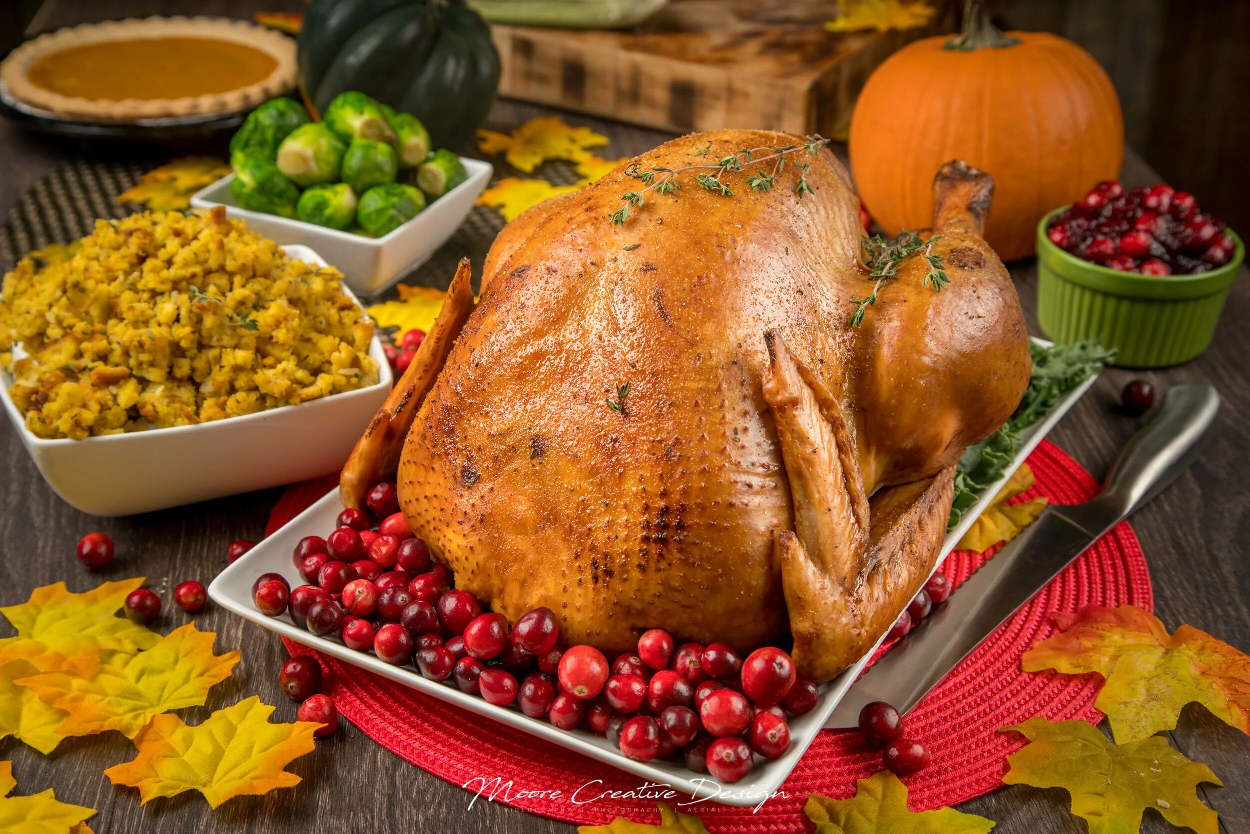 Thanksgiving turkey. Американская индейка на день Благодарения. Блюда на день благодар. Индейка на день Благодарения. Традиционные блюда на день Благодарения.