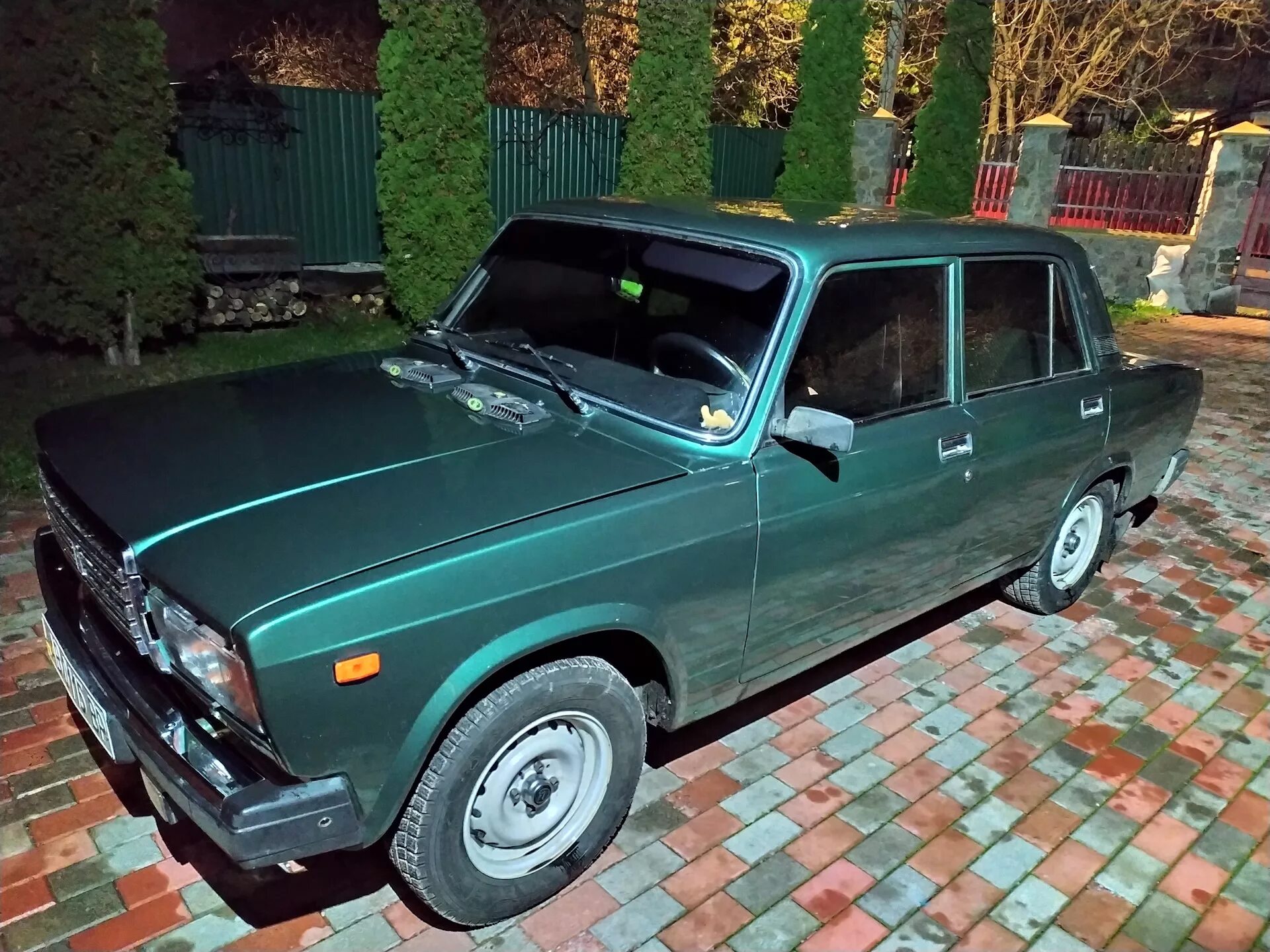 Ваз-2107 «жигули». Ваз 2107 баклажан. Ваз 2107 фиолетовая. Ваз 2107 аметист. Цвета машины ваз 2107.