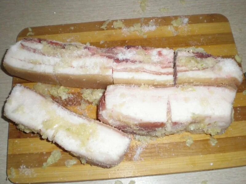 Как правильно снять сало. Сало соленое шпик. Как правильно снять сало. Сало солёное самый вкусный. Сало стратегический продукт.