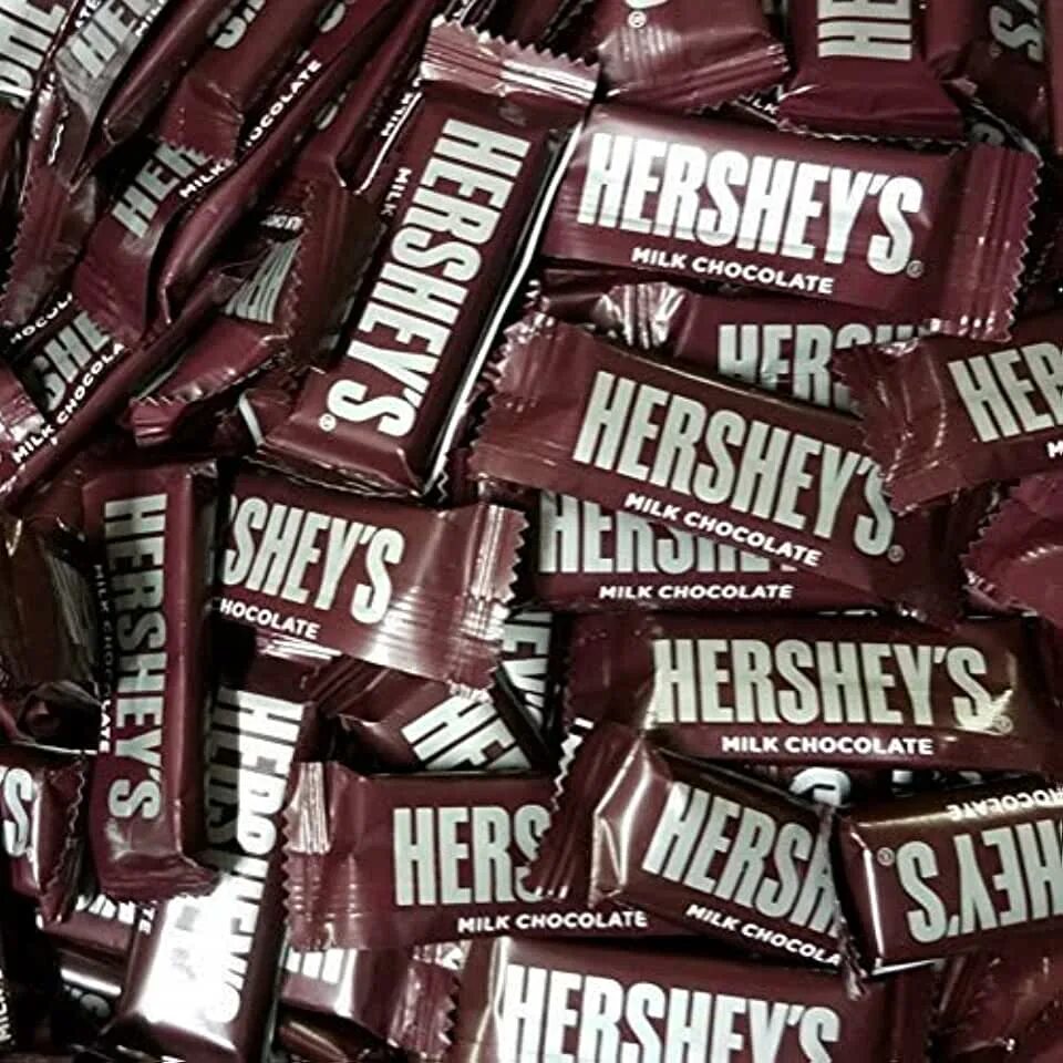 Hershey`s milk chocolate 43 гр. Хёршес шоколад. Шоколад hershey's milk chocolate. Конфеты hershey's. Hersheys шоколад.