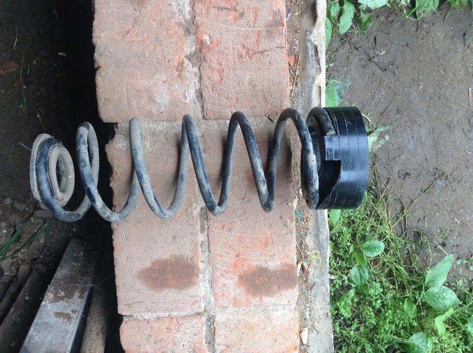 Проставки полимер киа рио 4. Передние проставки на киа рио 3. Проставки рио. Проставки киа рио 3. Проставки на киа рио 4.